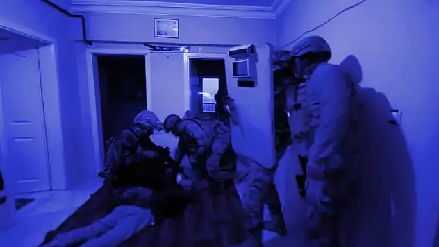 Yerlikaya duyurdu! Organize suç örgütü çökertildi 12 gözaltı