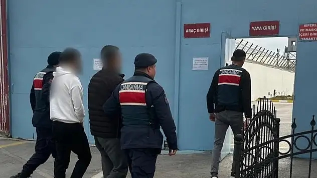 Konya'da kesinleşmiş hapis cezası bulunan 2 şüpheli yakalandı