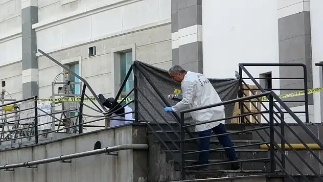 İş merkezinin 17'nci katından düşen kadın hayatını kaybetti