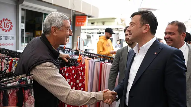 Hamza Dağ'dan İzmirlilere yüzde 50 indirim müjdesi