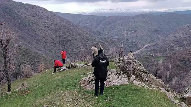 Dere kenarında ceketi ve takma dişleri bulunan adamdan 5 gündür kayıp
