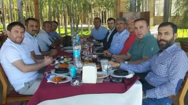 Konyalı gazeteciler Van'da