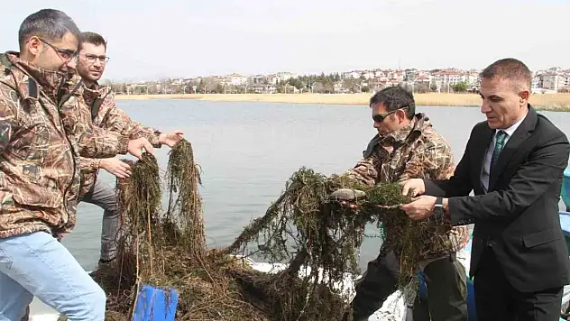 Beyşehir Gölü hayalet ağlardan temizleniyor