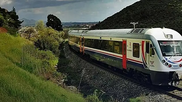 Trenlerde emeklilere indirim müjdesi