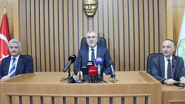 Bakan Işıkhan: 31 Mart akşamı yeni bir döneme başlayacağız