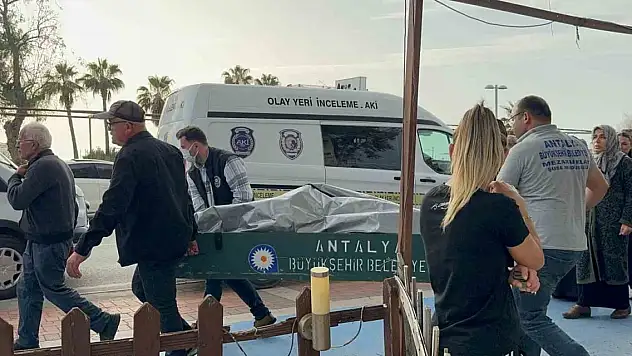 Emekli öğretmen karavanda ölü bulundu