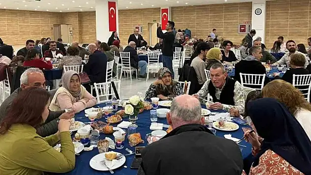 Konyalılar ve Karamanlılar iftarda buluştu