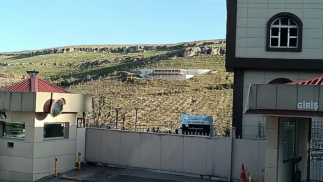 Akaryakıt tankerinde 2'si ölü 52 kaçak göçmen bulundu