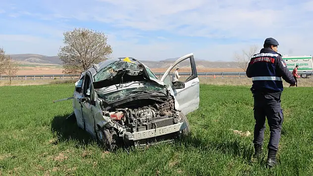 Oy kullanmaya giden aile kaza yaptı: 1 ölü, 2 yaralı