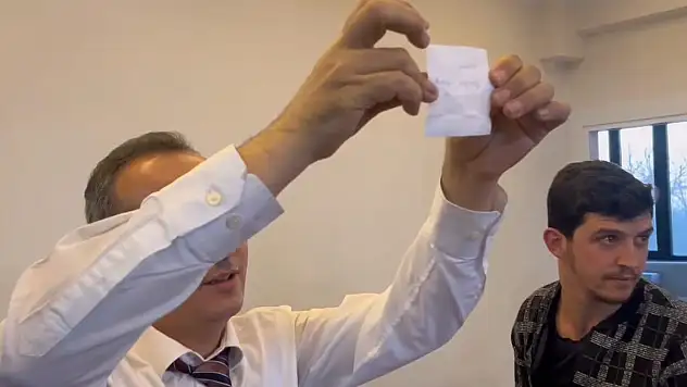 2 aday eşit oy aldı, muhtar kurayla belirlendi