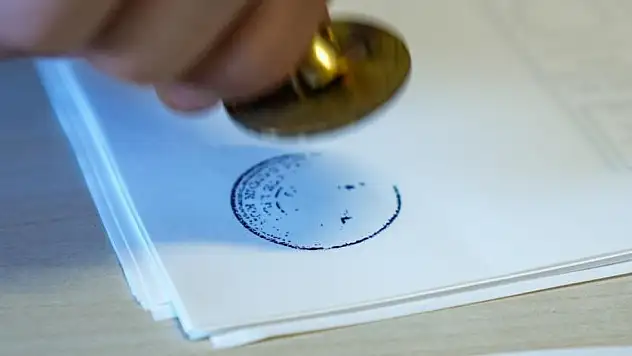 Oyların eşit çıktığı sandıkta muhtar kura ile belirlendi