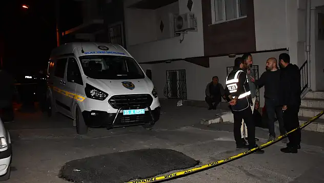 İzmir'de baba vahşeti: Eşi barışmayı kabul etmeyince 2 çocuğu ile kendisini vurdu: 1 ölü, 2 yaralı