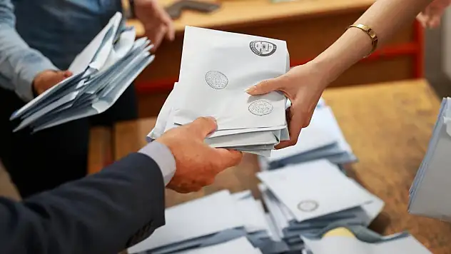 Adana'da iki muhtarın adaylığı iptal edildi