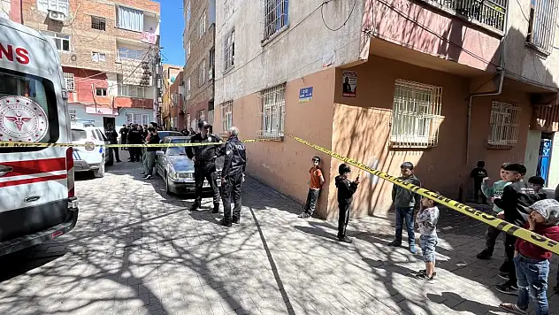 Anlaşmalı boşandıktan 1 saat sonra eski eşini ve yanındaki erkeği öldürmüş