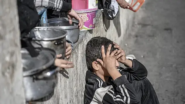 DSÖ: Gazze'de 27 çocuk yetersiz beslenmeden öldü
