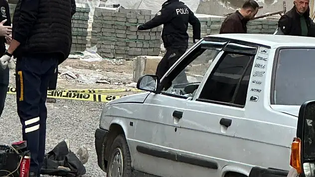 Sokakta tartıştığı husumetlilerini tabancayla vurdu: 1 ölü, 1 yaralı