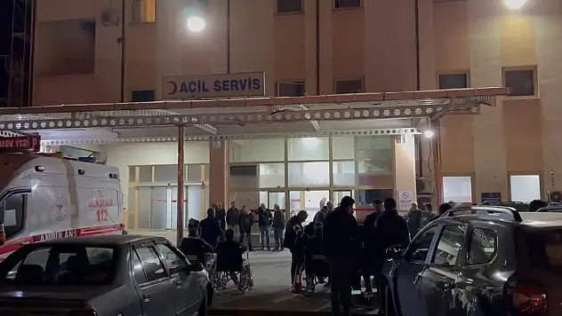 Rize'de iki otomobil kafa kafaya çarpıştı: 7 yaralı