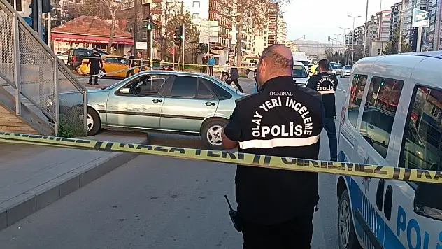 Otomobilde tartıştığı sevgilisi tarafından bıçakla boğazı kesildi