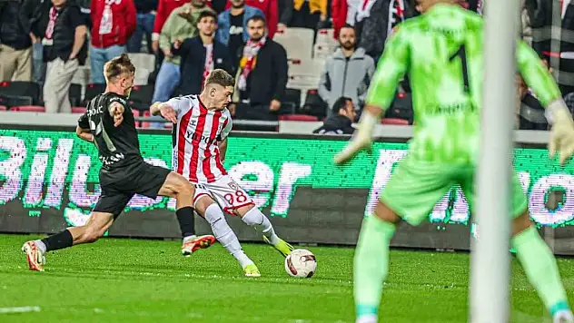 Süper Lig'de kritik randevu golsüz sona erdi