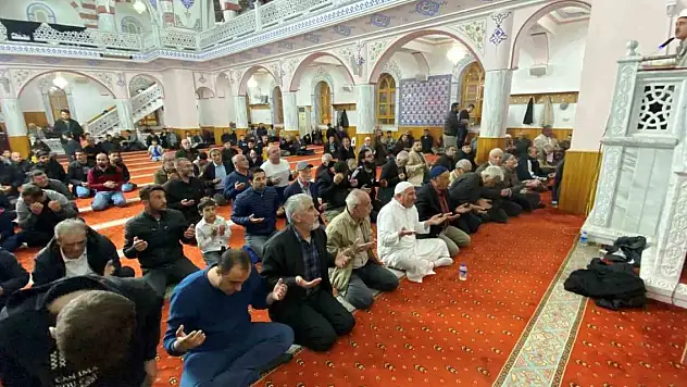 Konya Kulu'da Kadir Gecesinde camiler doldu