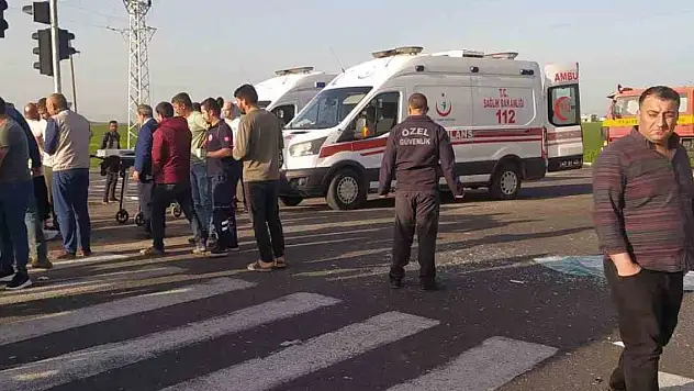 Mardin'de tır ile halk otobüsü çarpıştı: 12 yaralı