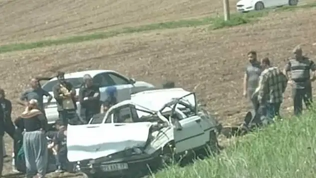 Diyarbakır'da otomobil şarampole yuvarlandı: 6'sı çocuk 9 yaralı