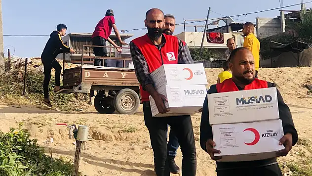 MÜSİAD ve Kızılay işbirliği ile yolcu edilen yardım gemisi Gazze'ye ulaştı