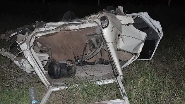 Paramparça olan araçtan burnu bile kanamadan çıktı