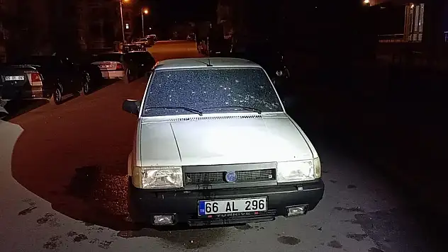 Otomobili kurşun yağmuruna tuttular!