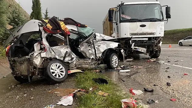 Feci kaza! 2 genç öldü