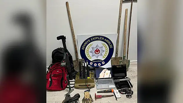 Kaçak kazı yapan 5 kişi suçüstü yakalandı