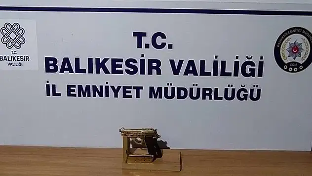 Kız meselesinden husumetlisini tabanca ile vurdu