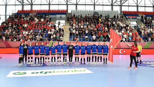 A Milli Kadın Hentbol Takımı, ilk kez Avrupa Şampiyonası'nda