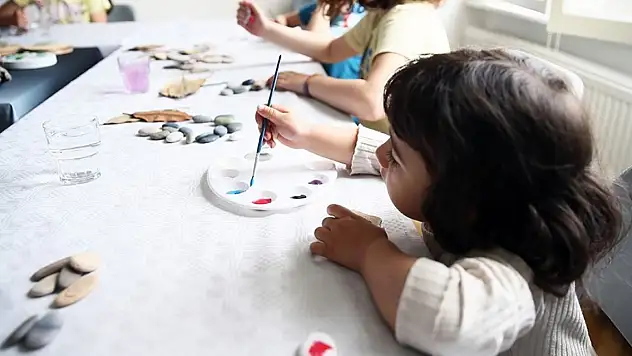 MİT, çocuklardan resim ve mektup istedi