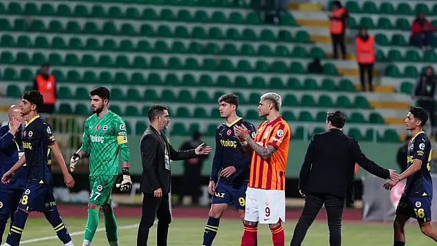 90 yıl sonra ilk... Yarıda kalan Süper Kupa maçı tarihe geçti