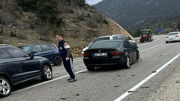 Konya'da iki ilçede trafik kazası! 8 kişi yaralandı