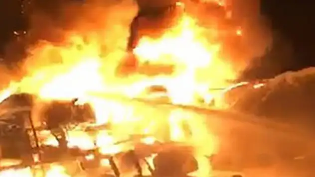 Akaryakıt yüklü tanker alev alev yandı