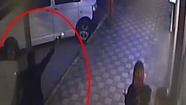 Sokak ortasında silahlı çatışma!