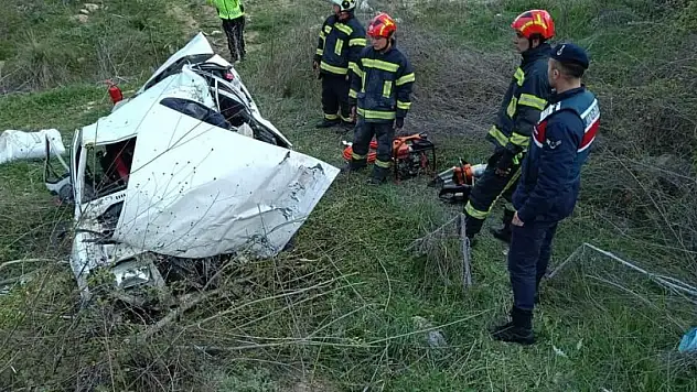 Motosiklet ile otomobil kazaya karıştı: 3 kişi öldü