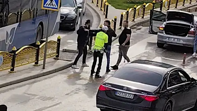 Trafikte tartışan sürücü pompalı tüfek çıkardı