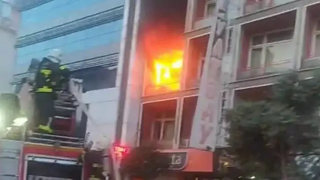 Isparta'da 4 katlı otelde korkutan yangın