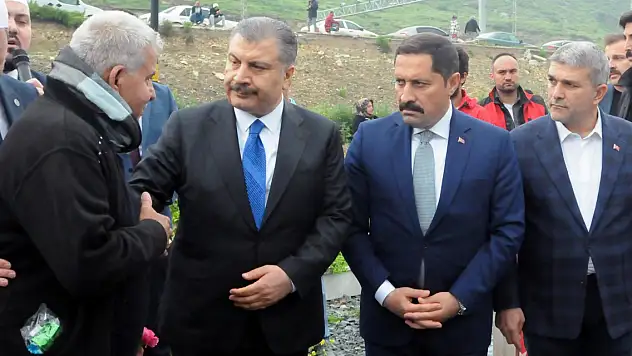 Bakan Koca, Hatay'da: Acıları içimizde ama umutlarımız hep taze