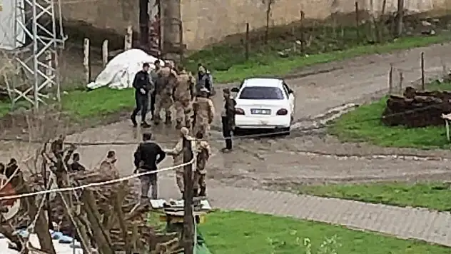 Baba ve 2 oğlundan köy muhtarına kanlı pusu