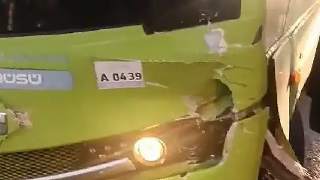 Otobüsü ile motosiklet çarpıştı: 17 yaşındaki sürücü öldü