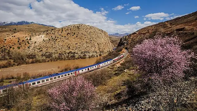 Yeni turistik trenler ilk seferlerine çıkmaya hazırlanıyor