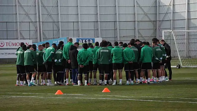 Konyaspor, ligin alt sıralarına demir attı