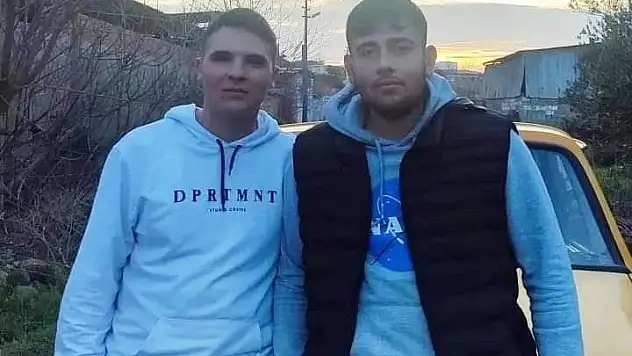 Trafik kazası iki genci ayırdı