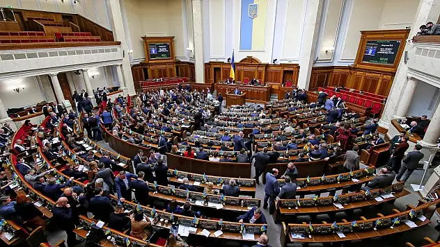 Ukrayna'da sıkılaştırılmış seferberlik yasası kabul edildi