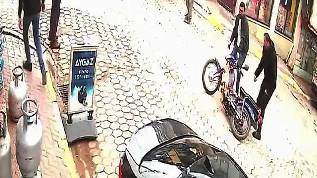 Yakıt kaçağını çakmakla kontrol edince motosiklet yandı
