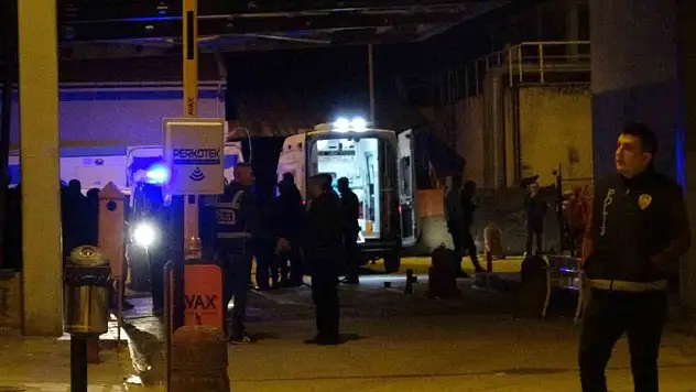 Boşanma aşamasındaki eşini pompalı tüfekle öldürdü